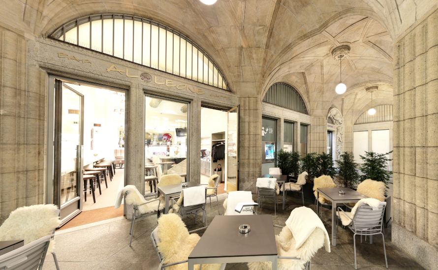 Screenshot des virtuellen Rundgangs durch die Kaffeebar „Al Leone“ in Zürich. Ein Klick auf das Bild öffnet das 360°-Panorama